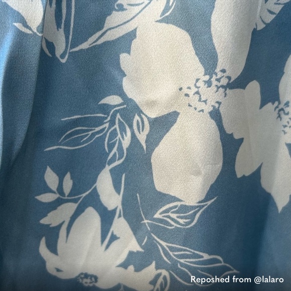 Reformation Barrow Silk Dress in Aliso blue floral size 12 altered to size 10 - Picture 8 of 9